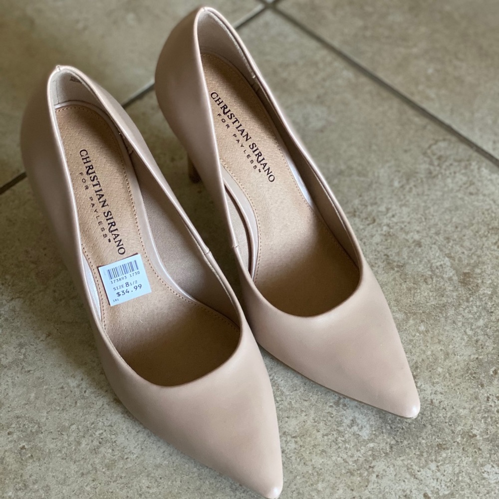 ⛔️SOLD⛔️NEW Nude Heels